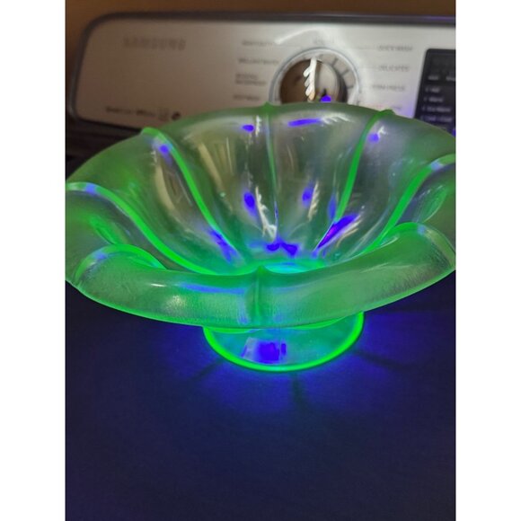 Vintage Fenton Uranium Vasaline Glass Bowl Ribbed Pattern Glows Under UV Light